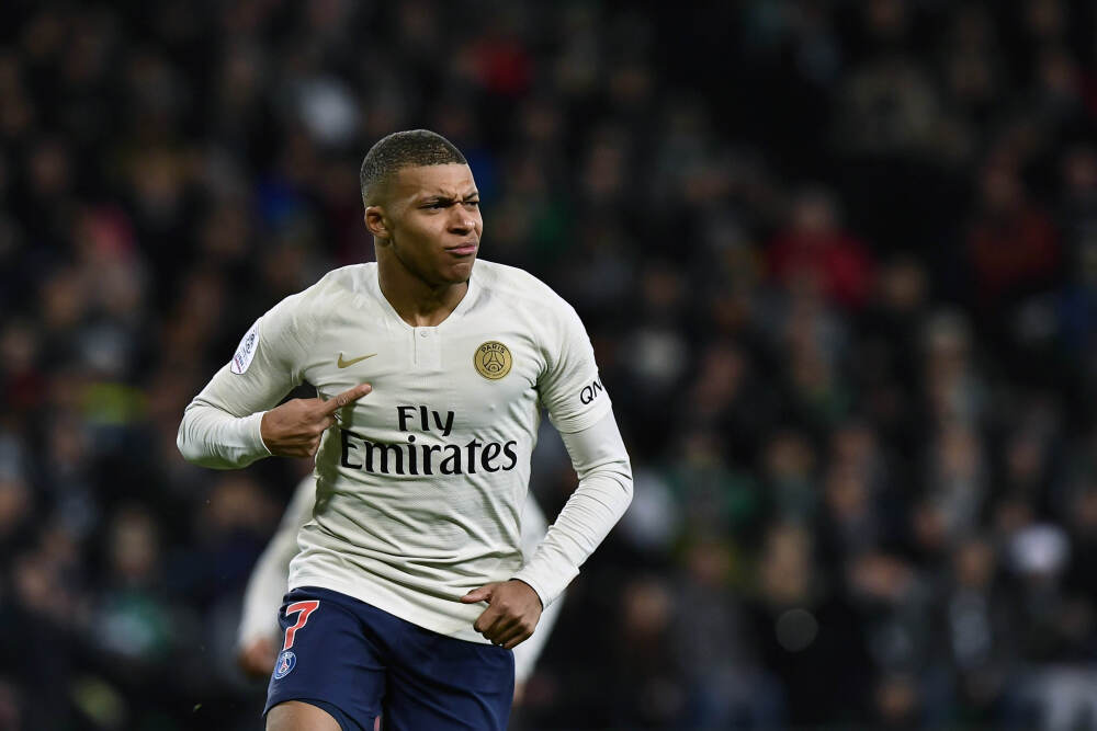 男人别傻傻不知: 女人认定了你, 会主动为你做好这3件事